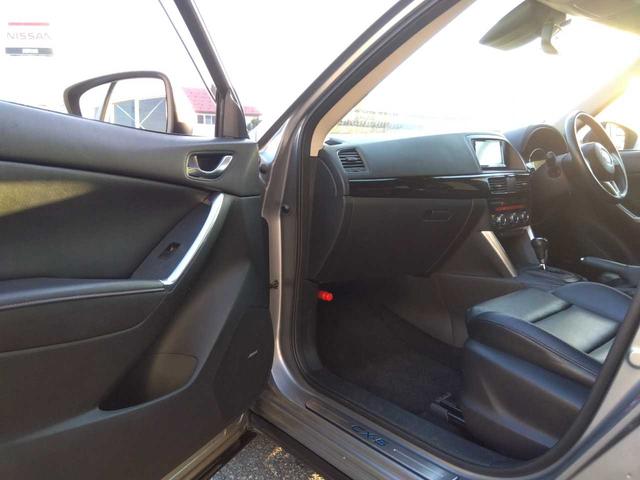 ＣＸ－５ ＸＤ　社外ナビ　フルセグＴＶ　ＣＤ・ＤＶＤ　ラジオ　Ｂｌｕｅｔｏｏｔｈ　バックカメラ・フロントカメラ・サイドカメラ　ＥＴＣ　シートヒーター　パワーシート　衝突軽減ブレーキ　ルーフＢＯＸ　純正ＢＯＳＥスピーカ（41枚目）