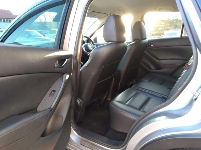 ＣＸ－５ ＸＤ　社外ナビ　フルセグＴＶ　ＣＤ・ＤＶＤ　ラジオ　Ｂｌｕｅｔｏｏｔｈ　バックカメラ・フロントカメラ・サイドカメラ　ＥＴＣ　シートヒーター　パワーシート　衝突軽減ブレーキ　ルーフＢＯＸ　純正ＢＯＳＥスピーカ（43枚目）