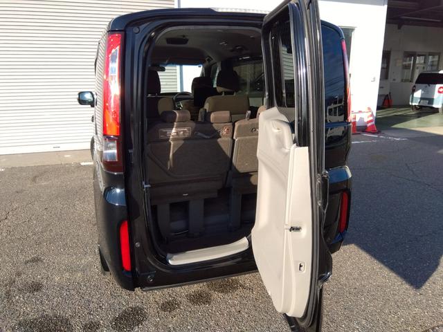 ステップワゴン Ｇ　ホンダセンシング　ワンオーナー　４ＷＤ　純正ナビ　フルセグＴＶ　ＣＤ・ＤＶＤ　ラジオ　Ｂｌｕｅｔｏｏｔｈ　バックカメラ　ＥＴＣ　ホンダセンシング　シートヒーター　アイドリングストップ　両側パワースライドドア（43枚目）