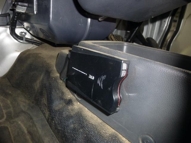 キャリイトラック ＫＸ　パートタイム４ＷＤ　パワステ　パワーウィンドウ　運転席エアバック　純正ナビ　ワンセグテレビ　バックカメラ　ＥＴＣ　社外アルムホイール（18枚目）