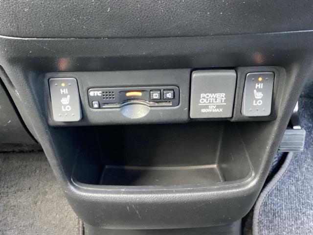 Ｎ－ＢＯＸカスタム Ｇ・Ｌパッケージ　フルセグナビ／ブルートゥース　　　　　　　　　　　　　　　　　　　　　　　　　　シートヒーター（前席）　社外エンスタ　ＨＩＤヘッド　片側パワースライド（10枚目）