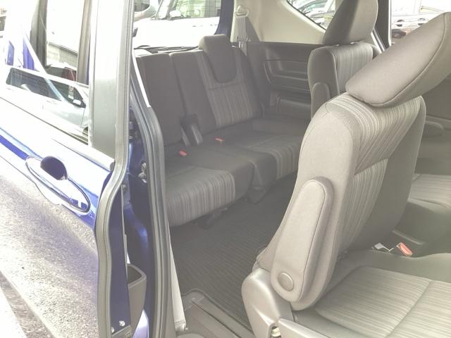 フリード Ｇ・ホンダセンシング　フルセグナビ／ブルートゥース　　　　　　　　　　　　　　　　　　　　　　　　　　シートヒーター（前席）　ホンダセンシング　ＬＥＤヘッド（15枚目）