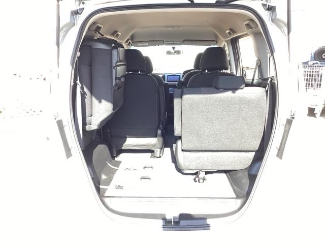 フリードハイブリッド ジャストセレクション 社外フルセグナビ/ブルートゥース HIDヘッドライト 社外AW 片側パワースライドドア(19枚目)