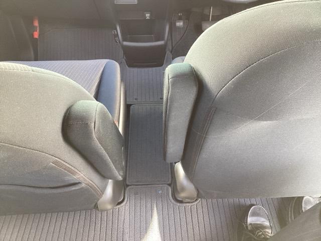 フリードハイブリッド ジャストセレクション 社外フルセグナビ/ブルートゥース HIDヘッドライト 社外AW 片側パワースライドドア(24枚目)