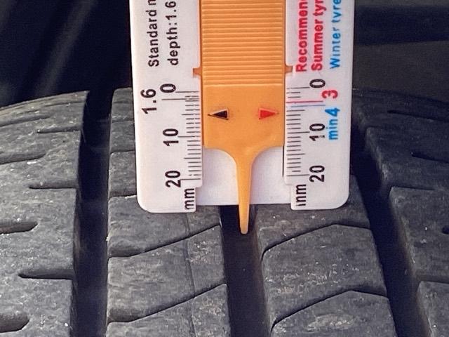 フリードハイブリッド ジャストセレクション 社外フルセグナビ/ブルートゥース HIDヘッドライト 社外AW 片側パワースライドドア(31枚目)