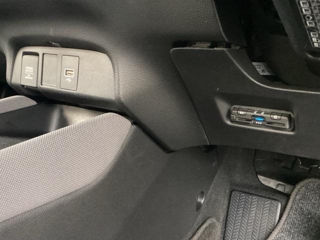 フィット e:HEVクロスター 4WD フルセグナビ/ブルートゥース ホンダセンシング LEDヘッドライト(10枚目)
