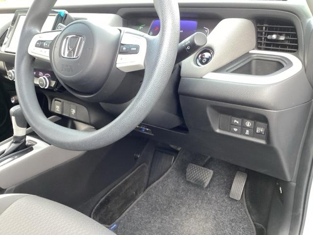 フィット e:HEVクロスター 4WD フルセグナビ/ブルートゥース ホンダセンシング LEDヘッドライト(16枚目)