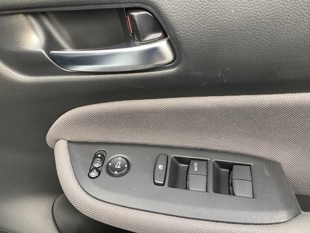 フィット e:HEVクロスター 4WD フルセグナビ/ブルートゥース ホンダセンシング LEDヘッドライト(25枚目)