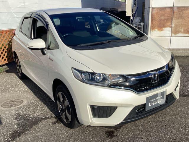 フィットハイブリッド Lパッケージ 4WD フルセグナビ/ブルートゥース 安心パッケージ LEDヘッドライト 社外エンジンスターター(4枚目)