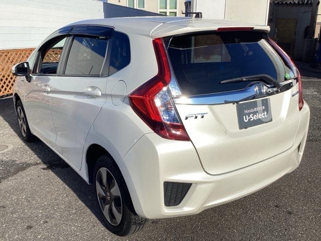 フィットハイブリッド Lパッケージ 4WD フルセグナビ/ブルートゥース 安心パッケージ LEDヘッドライト 社外エンジンスターター(5枚目)