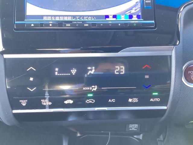 フィットハイブリッド Lパッケージ 4WD フルセグナビ/ブルートゥース 安心パッケージ LEDヘッドライト 社外エンジンスターター(9枚目)