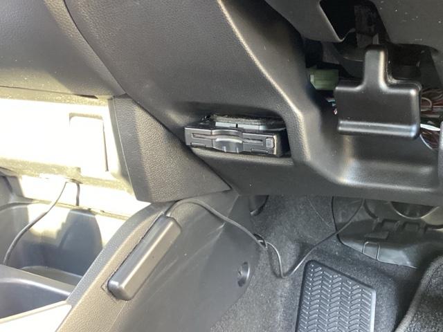 フィットハイブリッド Lパッケージ 4WD フルセグナビ/ブルートゥース 安心パッケージ LEDヘッドライト 社外エンジンスターター(10枚目)