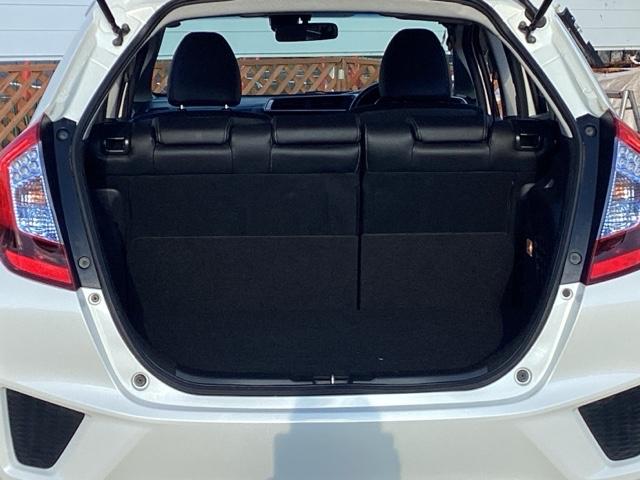 フィットハイブリッド Lパッケージ 4WD フルセグナビ/ブルートゥース 安心パッケージ LEDヘッドライト 社外エンジンスターター(17枚目)