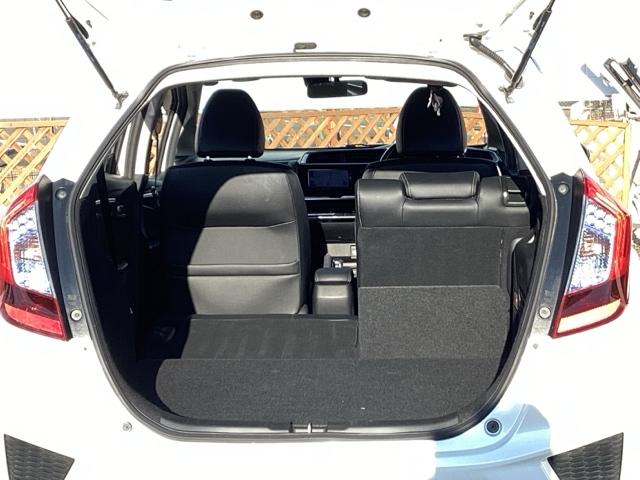 フィットハイブリッド Lパッケージ 4WD フルセグナビ/ブルートゥース 安心パッケージ LEDヘッドライト 社外エンジンスターター(19枚目)