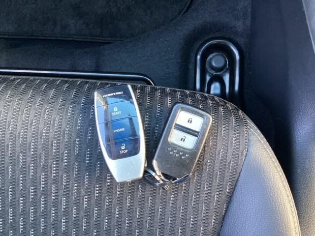 フィットハイブリッド Lパッケージ 4WD フルセグナビ/ブルートゥース 安心パッケージ LEDヘッドライト 社外エンジンスターター(21枚目)
