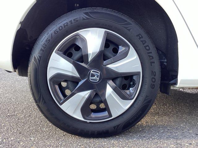 フィットハイブリッド Lパッケージ 4WD フルセグナビ/ブルートゥース 安心パッケージ LEDヘッドライト 社外エンジンスターター(30枚目)