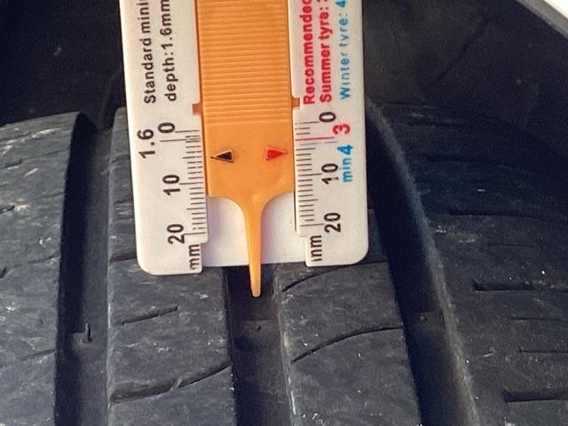 フィットハイブリッド Lパッケージ 4WD フルセグナビ/ブルートゥース 安心パッケージ LEDヘッドライト 社外エンジンスターター(31枚目)