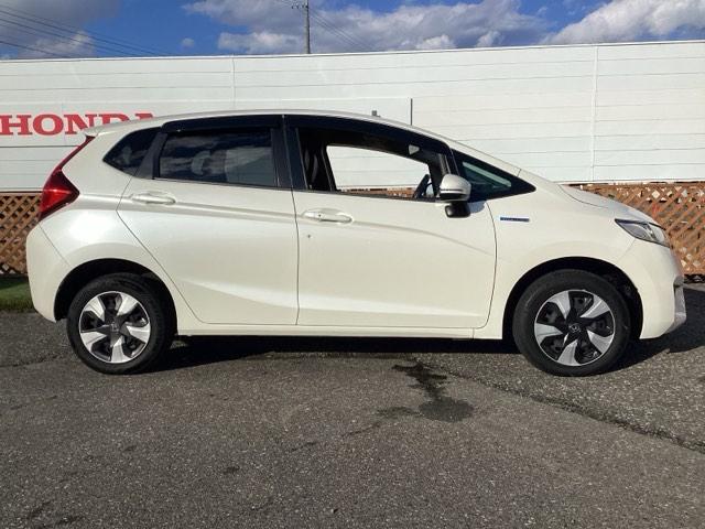 フィットハイブリッド Lパッケージ 4WD フルセグナビ/ブルートゥース 安心パッケージ LEDヘッドライト 社外エンジンスターター(35枚目)