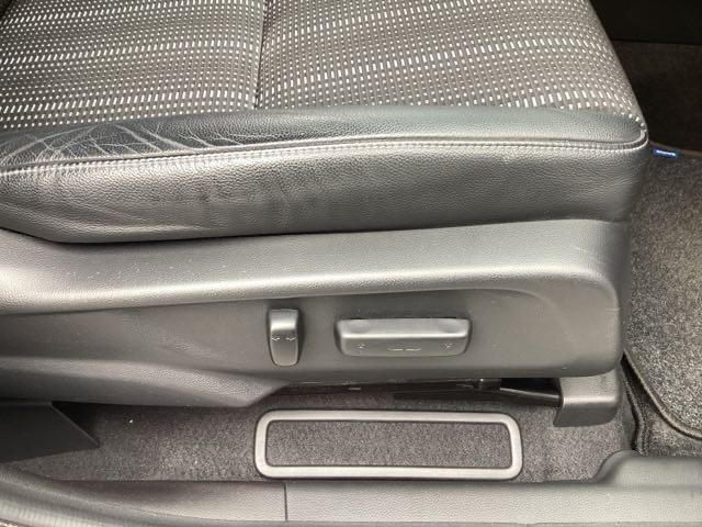 ヴェゼル ハイブリッドZ・ホンダセンシング 4WD フルセグナビ/ブルートゥース シートヒーター(前席) 純正エンジンスターター 電動シート(前席) LEDヘッドライト(13枚目)