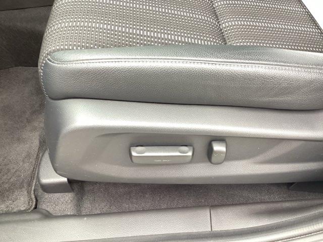 ヴェゼル ハイブリッドZ・ホンダセンシング 4WD フルセグナビ/ブルートゥース シートヒーター(前席) 純正エンジンスターター 電動シート(前席) LEDヘッドライト(15枚目)