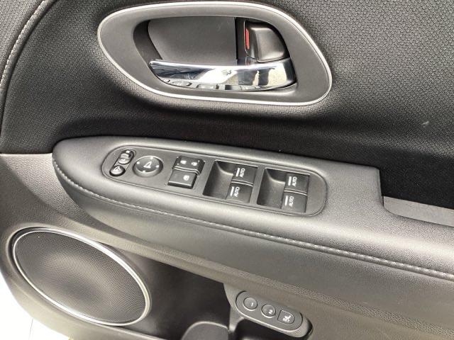 ヴェゼル ハイブリッドZ・ホンダセンシング 4WD フルセグナビ/ブルートゥース シートヒーター(前席) 純正エンジンスターター 電動シート(前席) LEDヘッドライト(30枚目)