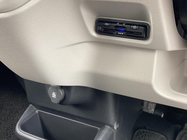N-BOX ベースグレード フルセグナビ/ブルートゥース/ホンダコネクト                  ホンダセンシング LEDヘッド 片側パワースライド(10枚目)
