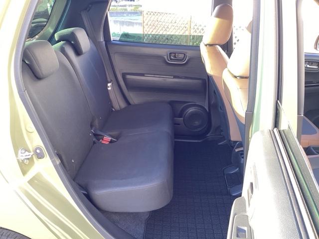 自社整備工場で点検整備をおこなってからお渡ししています。車検が残っている場合は『１２ヶ月点検整備』を、車検整備付きの場合は『車検整備』をおこないます。整備費用は車両本体価格に含まれています。