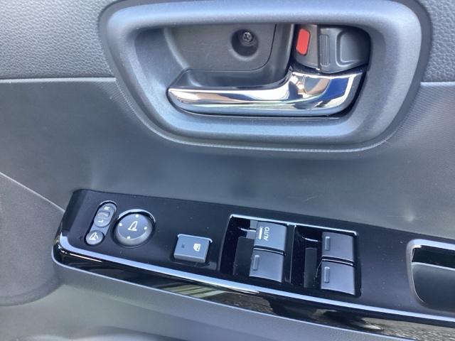 保証期間を１年又は４年間延長することができる「ホッと保証プラス」がございます。しかも距離無制限、購入時しか入れない保証延長プランです。詳細はスタッフにご確認ください。※対象外車両もあります