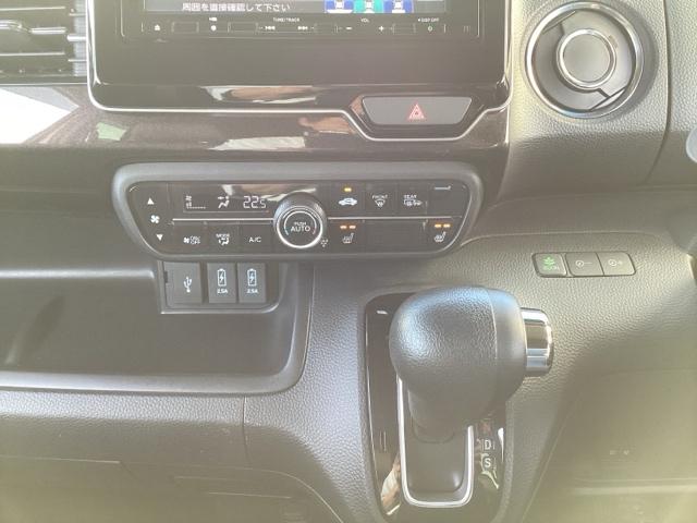 N-BOXカスタム G・Lターボホンダセンシング フルセグナビ/ブルートゥース ドライブレコーダー(前) シートヒーター(前席) パドルシフト LEDヘッドライト オーバーヘッドコンソール(9枚目)