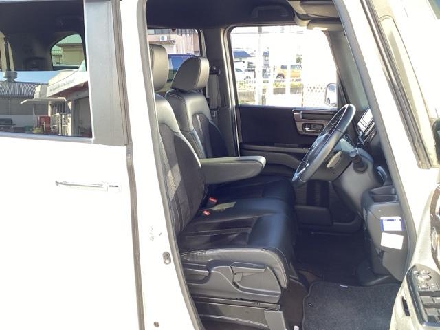 N-BOXカスタム G・Lターボホンダセンシング フルセグナビ/ブルートゥース ドライブレコーダー(前) シートヒーター(前席) パドルシフト LEDヘッドライト オーバーヘッドコンソール(11枚目)