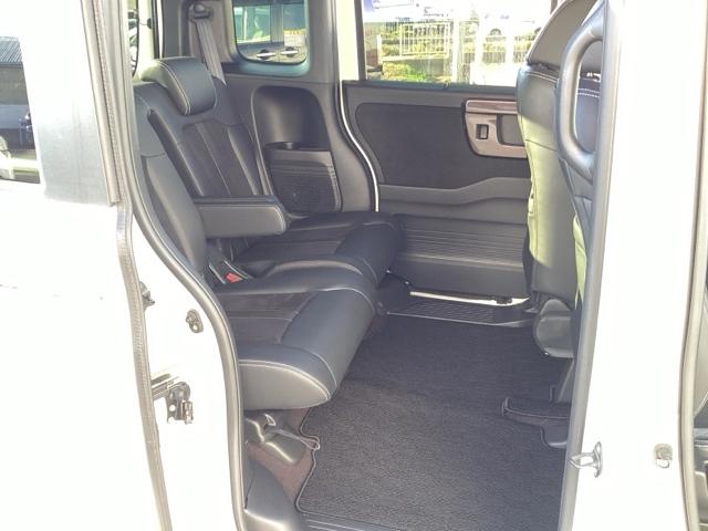 N-BOXカスタム G・Lターボホンダセンシング フルセグナビ/ブルートゥース ドライブレコーダー(前) シートヒーター(前席) パドルシフト LEDヘッドライト オーバーヘッドコンソール(12枚目)