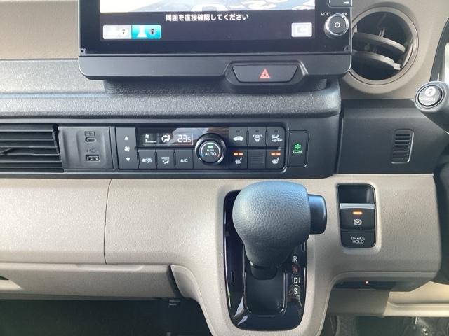 N-BOXジョイ ベースグレード フルセグナビ/ブルートゥース/ホンダコネクト 2トーンカラー ドラレコ(前後) シートヒーター(前席) 全周囲カメラ(フロント/サイド/リア) ホンダセンシング(9枚目)