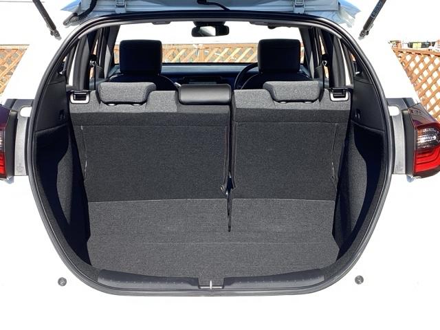 フィット ホーム　４ＷＤ　フルセグナビ／ブルートゥース／ホンダコネクト　ホンダセンシング　ＬＥＤヘッドライト（17枚目）