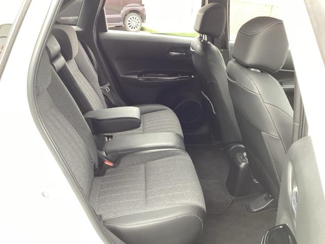 フィット e:HEVホーム 4WD フルセグナビ/ブルートゥース ドライブレコーダー(前後) 純正エンジンスターター ホンダセンシング LEDヘッドライト(12枚目)