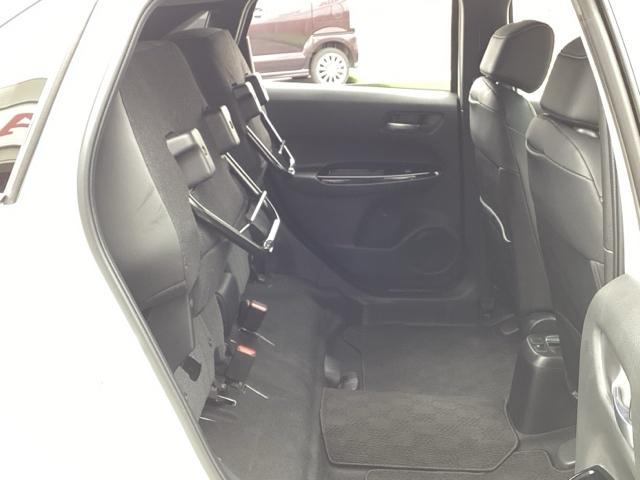 フィット e:HEVホーム 4WD フルセグナビ/ブルートゥース ドライブレコーダー(前後) 純正エンジンスターター ホンダセンシング LEDヘッドライト(13枚目)