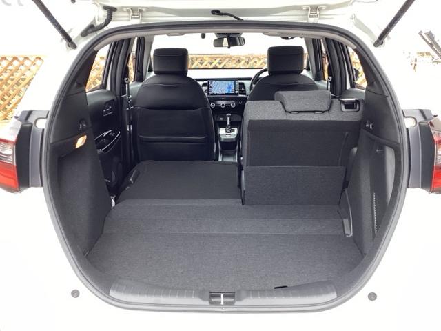 フィット e:HEVホーム 4WD フルセグナビ/ブルートゥース ドライブレコーダー(前後) 純正エンジンスターター ホンダセンシング LEDヘッドライト(19枚目)