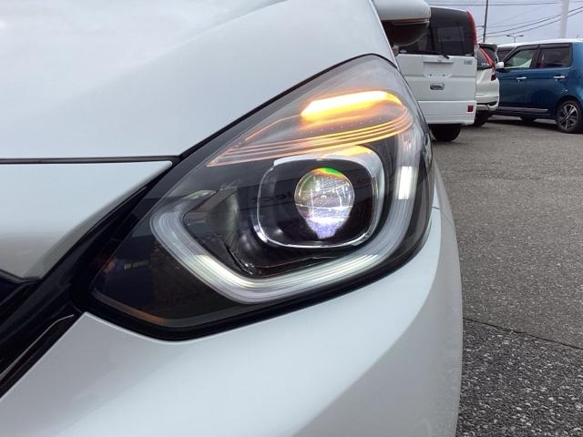 フィット e:HEVホーム 4WD フルセグナビ/ブルートゥース ドライブレコーダー(前後) 純正エンジンスターター ホンダセンシング LEDヘッドライト(40枚目)