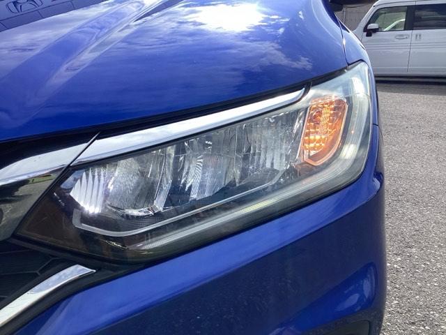 自社整備工場で点検整備をおこなってからお渡ししています。車検が残っている場合は『１２ヶ月点検整備』を、車検整備付きの場合は『車検整備』をおこないます。整備費用は車両本体価格に含まれています。