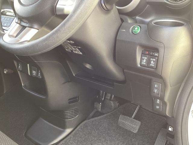 N-BOX GSSパッケージ 4WD 社外フルセグナビ シートヒーター(前席) 安心パッケージ 両側パワースライド(16枚目)