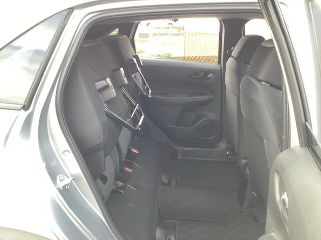 フィット ベーシック 社外ディスプレイオーディオ(リアカメラ無し) ホンダセンシング スマートキー(13枚目)