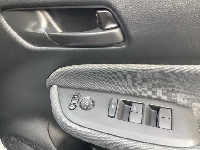 フィット ベーシック 社外ディスプレイオーディオ(リアカメラ無し) ホンダセンシング スマートキー(27枚目)