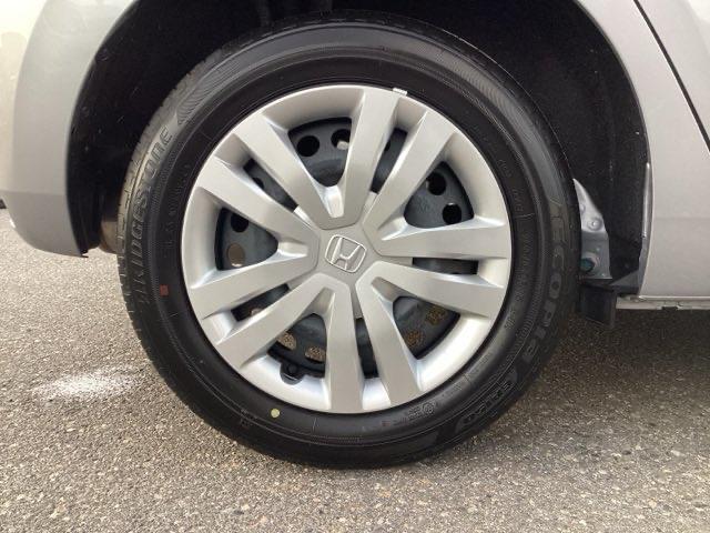 フィット ベーシック 社外ディスプレイオーディオ(リアカメラ無し) ホンダセンシング スマートキー(32枚目)