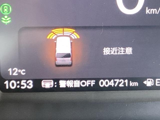 自社整備工場で点検整備をおこなってからお渡ししています。車検が残っている場合は『１２ヶ月点検整備』を、車検整備付きの場合は『車検整備』をおこないます。整備費用は車両本体価格に含まれています。