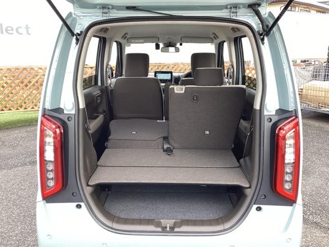 自社整備工場で点検整備をおこなってからお渡ししています。車検が残っている場合は『１２ヶ月点検整備』を、車検整備付きの場合は『車検整備』をおこないます。整備費用は車両本体価格に含まれています。