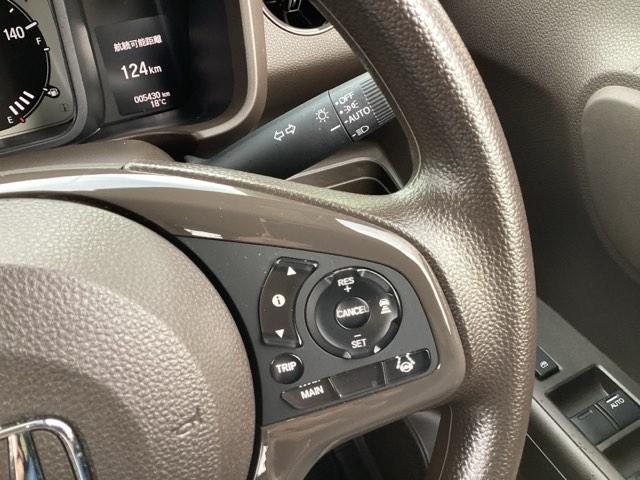 自社整備工場で点検整備をおこなってからお渡ししています。車検が残っている場合は『１２ヶ月点検整備』を、車検整備付きの場合は『車検整備』をおこないます。整備費用は車両本体価格に含まれています。