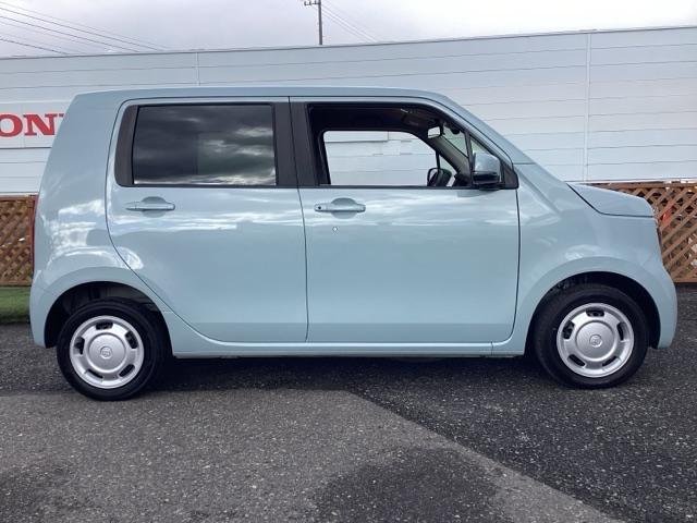 自社整備工場で点検整備をおこなってからお渡ししています。車検が残っている場合は『１２ヶ月点検整備』を、車検整備付きの場合は『車検整備』をおこないます。整備費用は車両本体価格に含まれています。