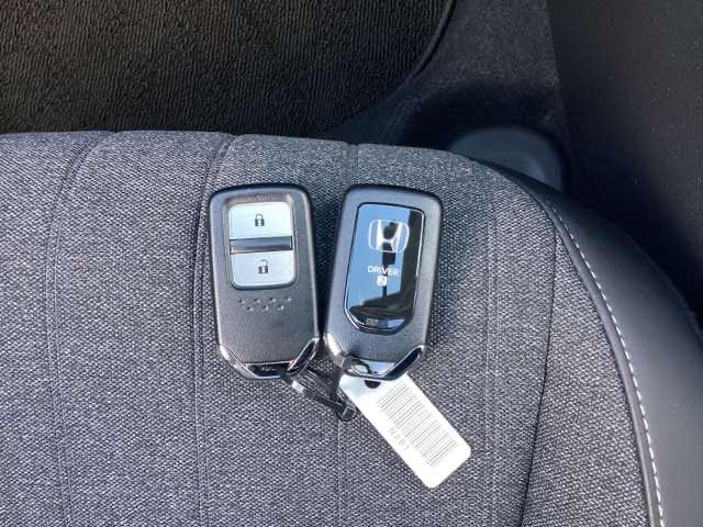 フィット e:HEVホーム フルセグナビ/ブルートゥース/ホンダコネクト ドラレコ(前) ホンダセンシング LEDヘッド(21枚目)