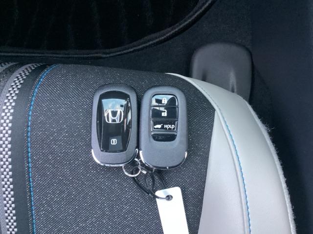 ヴェゼル e:HEVZ・PLaYパッケージ フルセグナビ/ブルートゥース/ホンダコネクト 2トーン ドラレコ(前後) シートヒーター(前席) 全周囲カメラ(フロント/サイド/リア) ホンダセンシング LEDヘッド(21枚目)