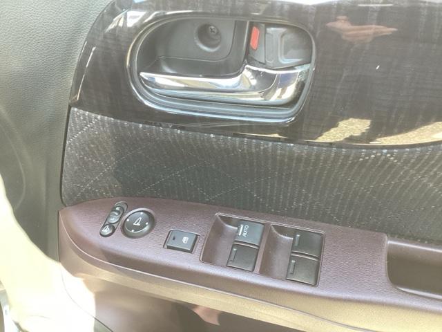 N-ONE プレミアムツアラー・Lパッケージ 4WD ナビ/リアカメラ HIDヘッドライト パドルシフト 純正AW(25枚目)