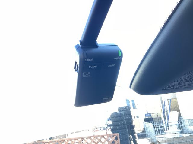 フィット ｅ：ＨＥＶホーム　フルセグナビ／ブルートゥース／ホンダコネクト　　　　　　　　　　　　　　　　　　ドラレコ（前）　ホンダセンシング　ＬＥＤヘッド（32枚目）